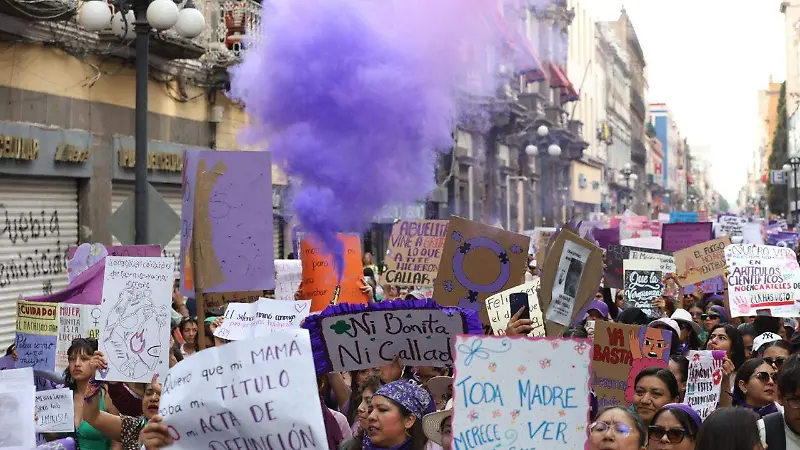 Marcha por el Día Internacional de la Mujer en Puebla